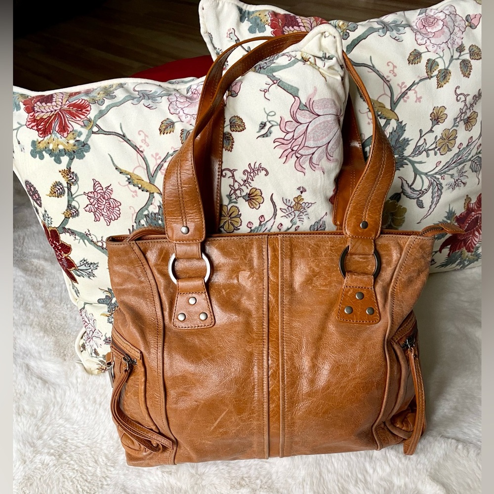 Like New Vintage Kenneth Cole, distressed leather, shoulder hobo tote bag